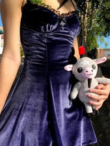 Damen Gothic Samt Minikleid – Vintage Spaghettiträger Kleid mit hoher Taille