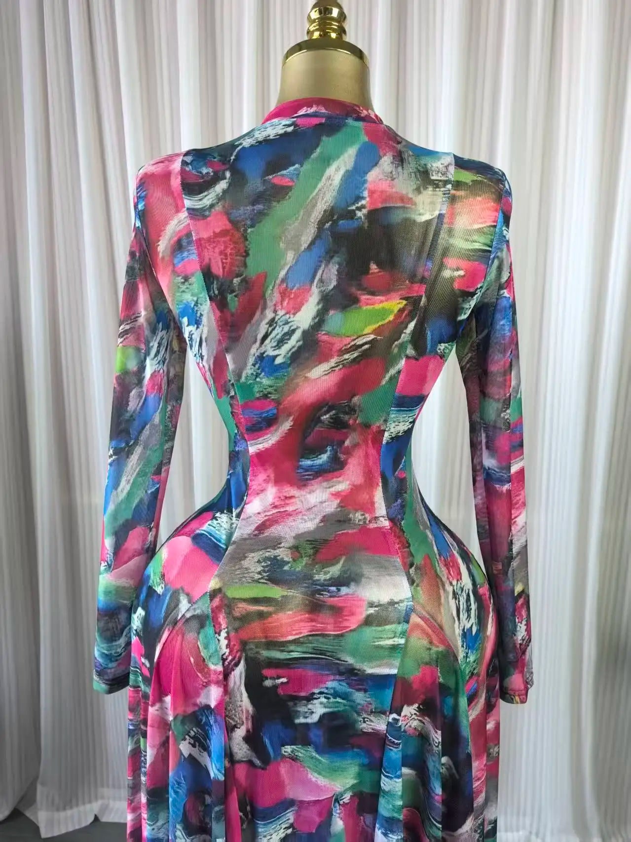 Batikdruck Langarm Maxikleid – Sexy Rundhals Abendkleid mit weitem Rock