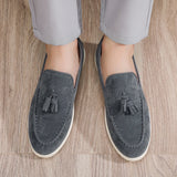 Herren Slipper aus Wildleder mit Quaste – Mokassins im klassischen britischen Stil