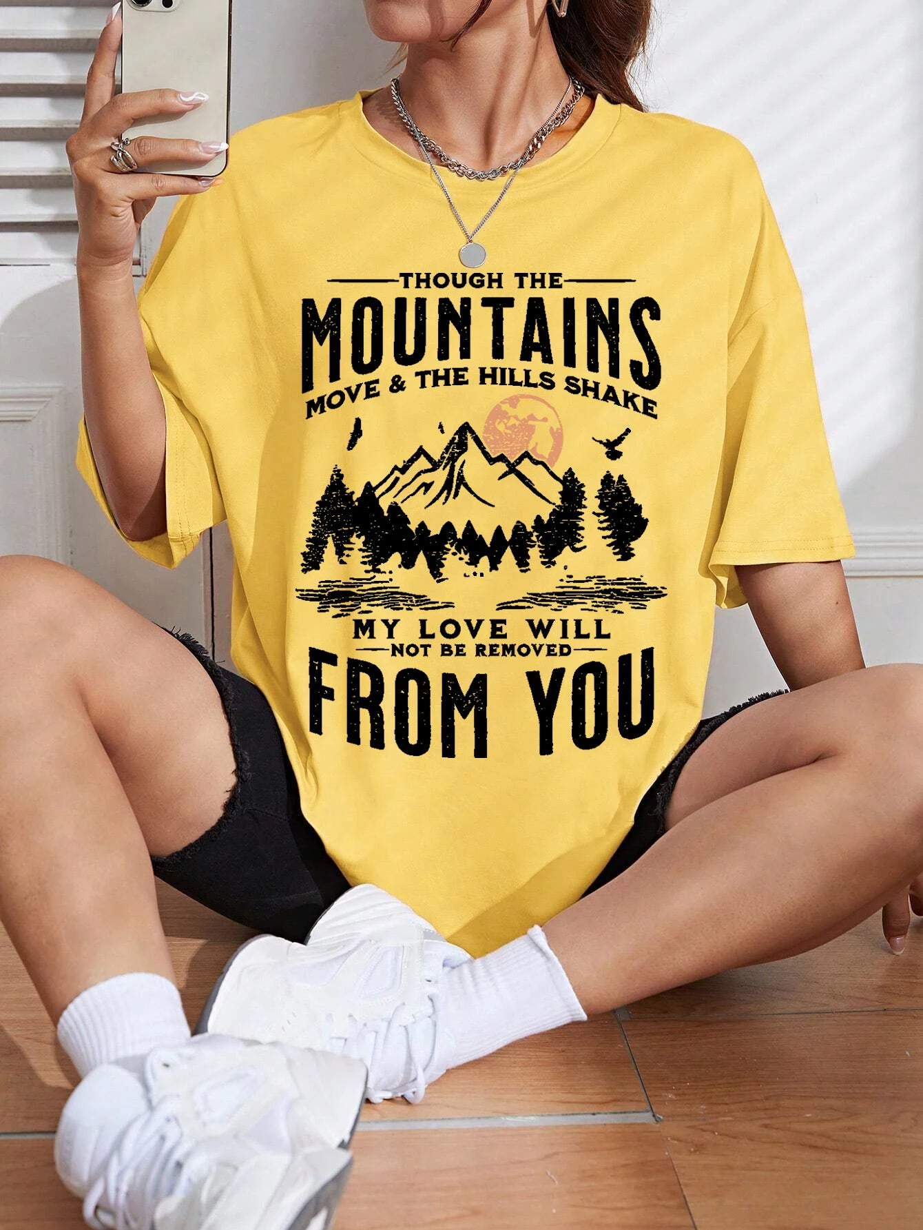 Women's Soft Cotton Mountain Sunset Graphic Top for Effortless Street Style