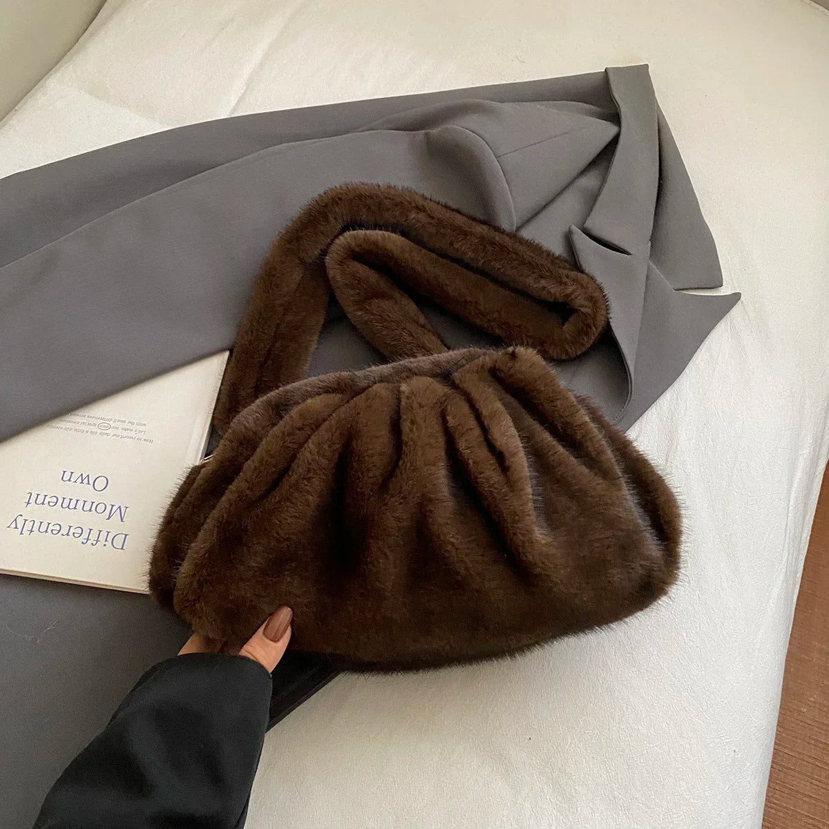 Women’s Soft Faux Fur Cloud Bag – Wrinkled Small Shoulder Bag
