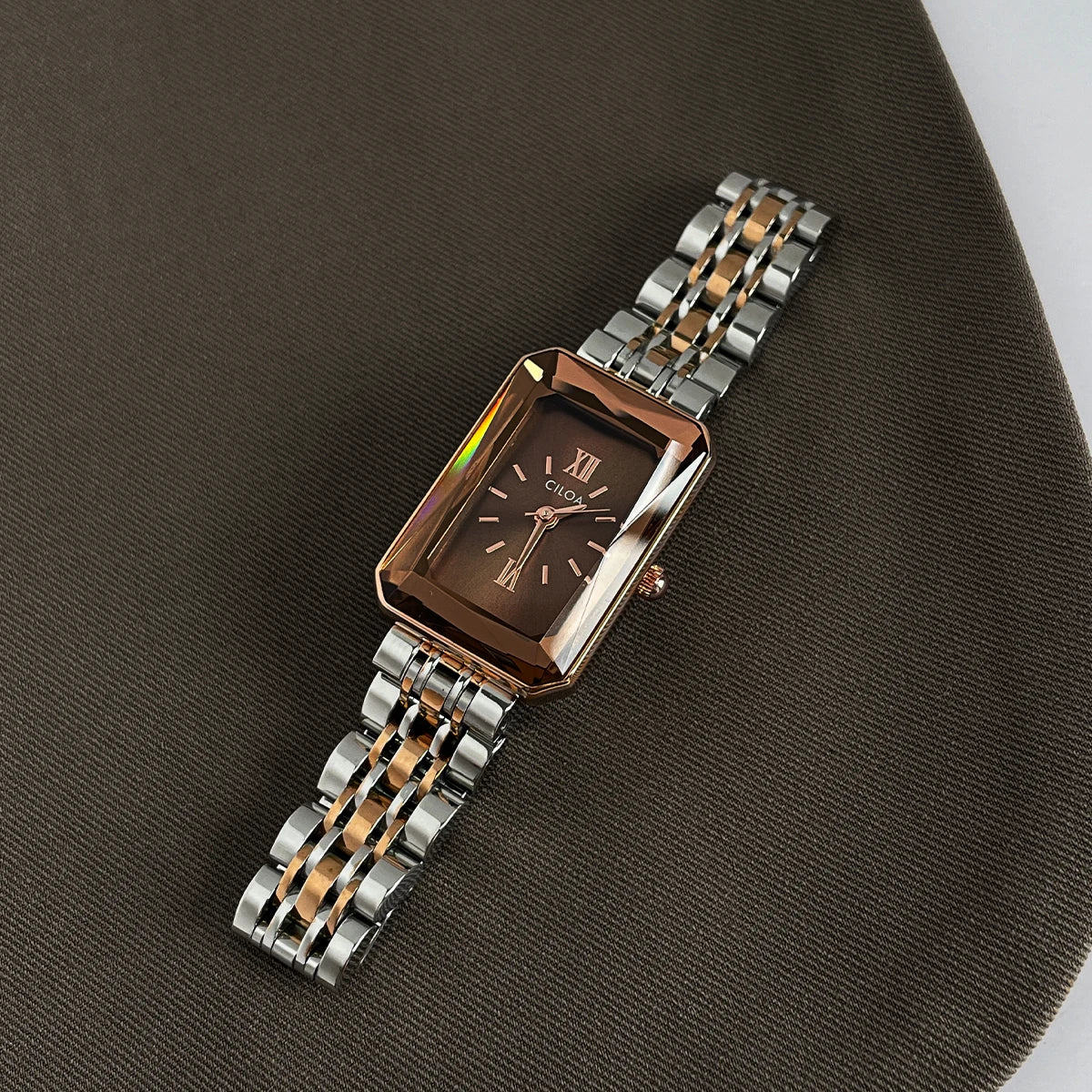Women’s Retro Light Luxury Watch – Niche Art High-End Wristwatch for Ladies