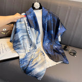 Das quadratische Seidentuch "Silk Horizon": Atemberaubender Designer-Print Hijab & großer Seidenfoulard, 110 cm