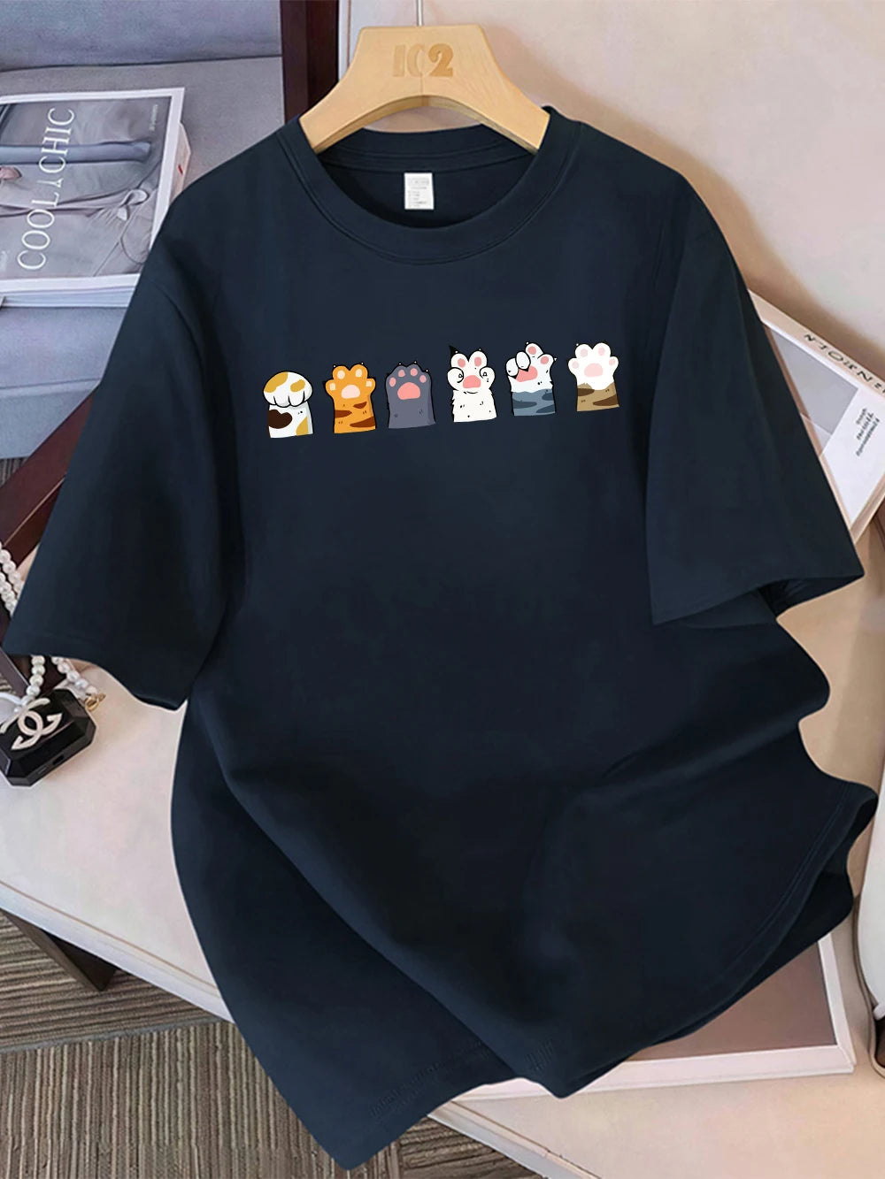 Buntes Katzenpfoten-T-Shirt aus Baumwolle | Süßes Tierdruck-T-Shirt für Damen