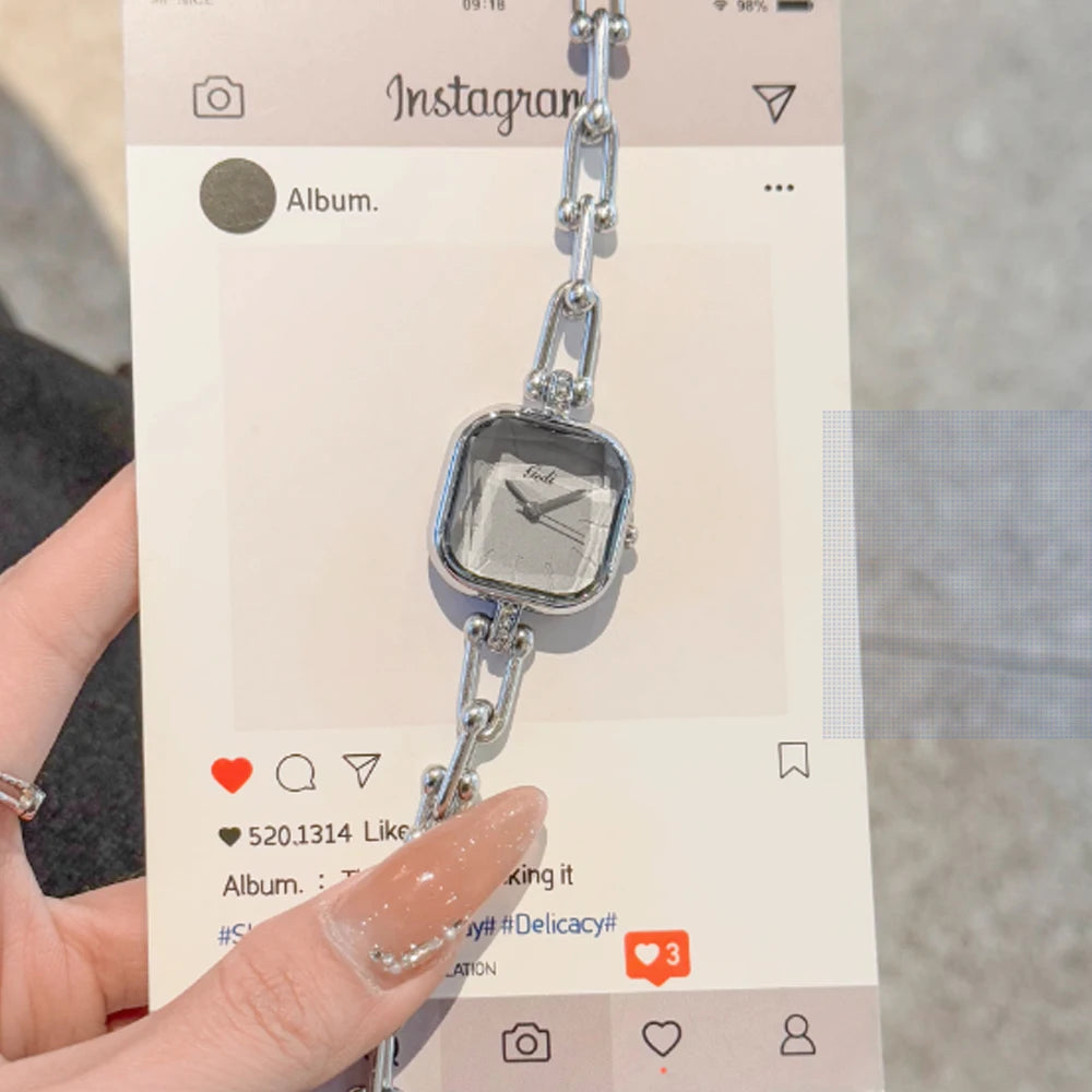 Women’s Fashion Square Chain Watch – Minimalist Small Quartz Wristwatch
