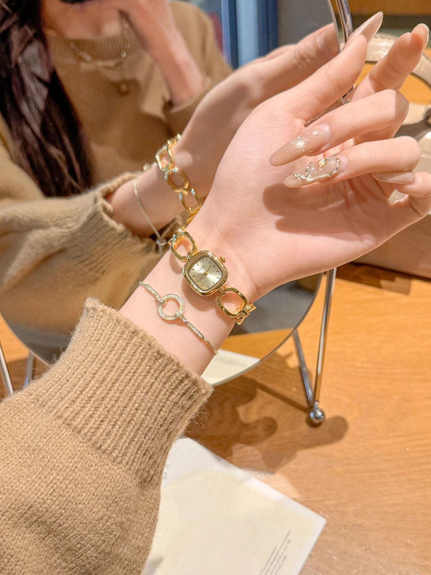 Die Ätherische Quadrat: Neue Luxus-Skelett-Armbanduhr – Exquisite Quarzuhr mit hohlen Gliedern