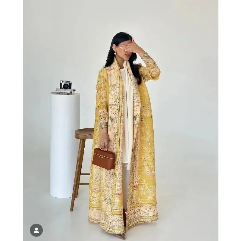 Die „Royal Archive“ Vintage Print Abaya | Offener Cardigan & Dubai Luxus Robe