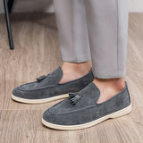Herren Slipper aus Wildleder mit Quaste – Mokassins im klassischen britischen Stil