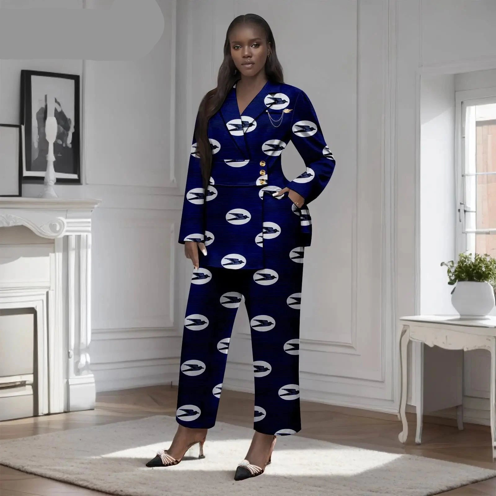 Afrikanisches zweiteiliges Set für Damen mit goldenem Knopf, Broschen-Blazer und Knöchelhose