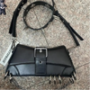 Die Shadow-Vault Silhouette Gothic Nieten Biker-Tasche