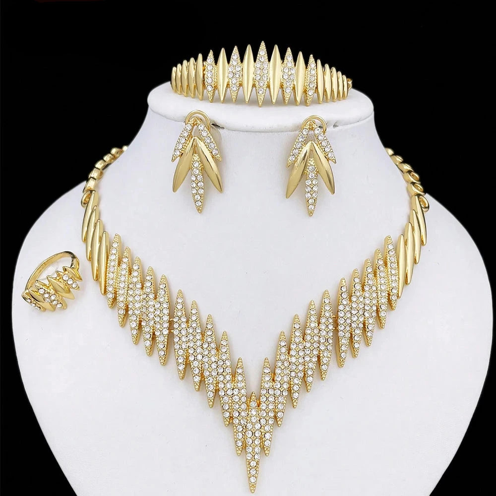 Luxuriöses 4-teiliges Schmuckset in Goldfarbe für Damen – Elegantes Set aus Halskette, Armband, Ring und Ohrringen