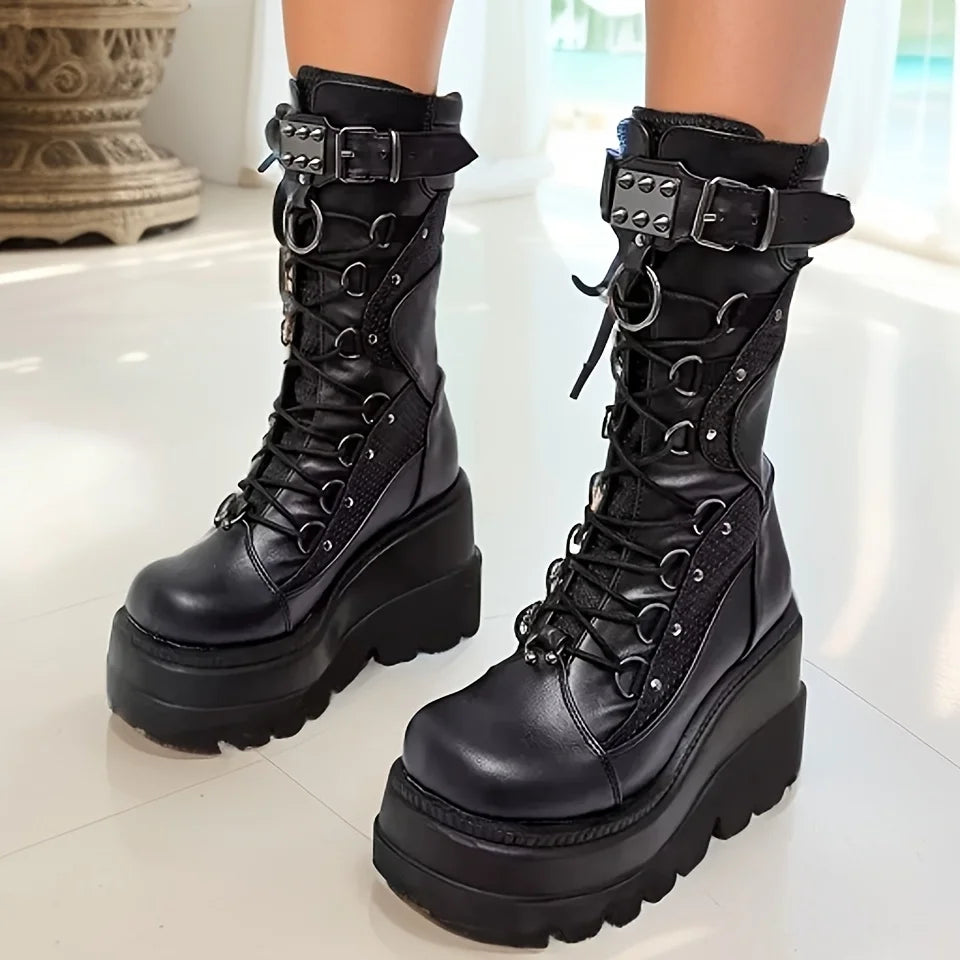 Damen Gothic Plateau Schwarz Schnürstiefel – Punk Keilabsatz High Heels mit Nietenschnalle