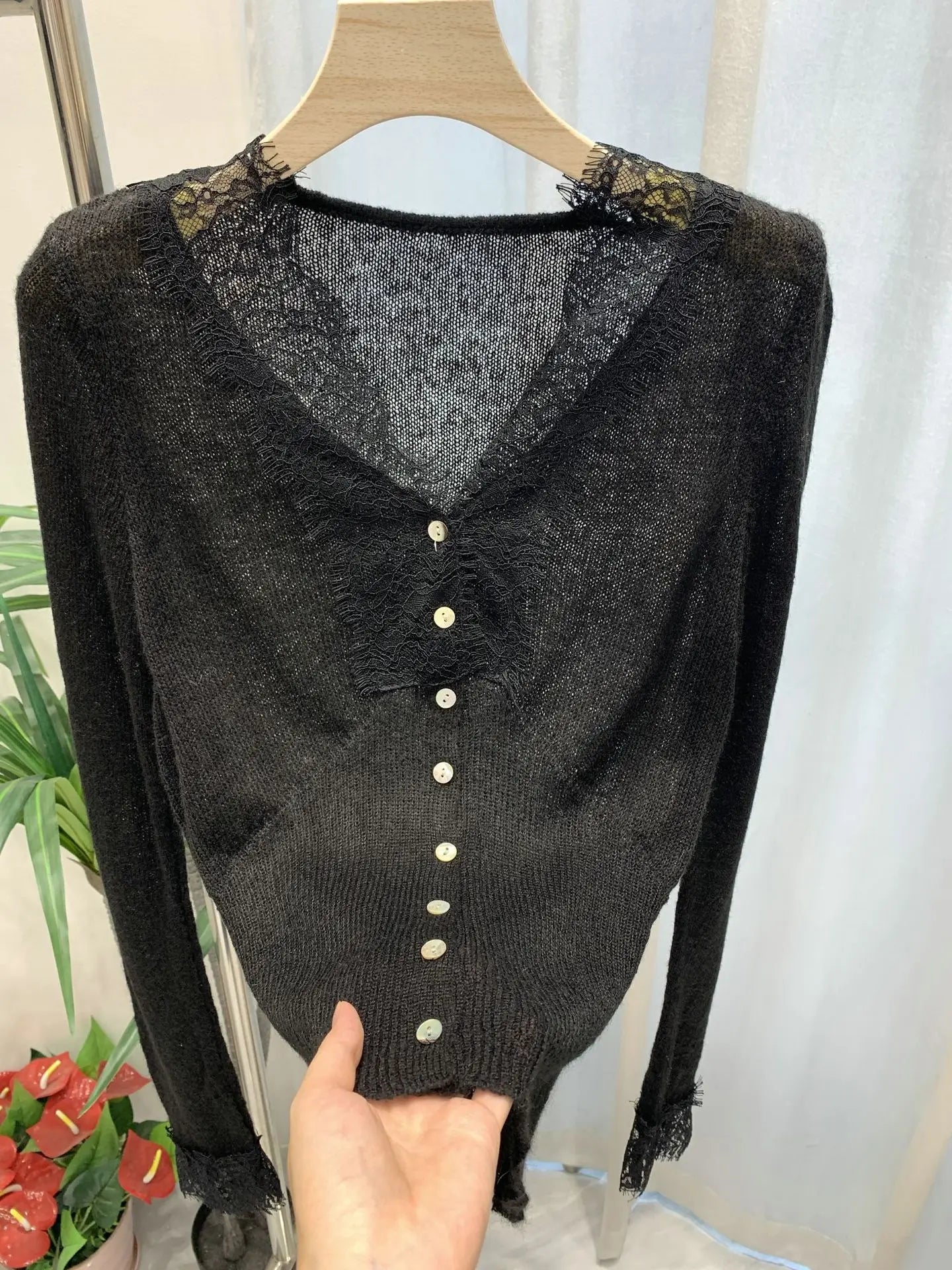 Women’s Elegant Lace Patchwork Cardigan – Chic V-Neck Slim Knit Sweater
