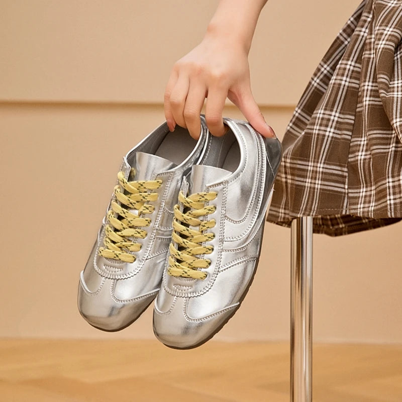 Damen Turnschuhe aus echtem Leder – Retro-Flach-Sneaker, Schnürschuhe im „Forrest Gump“-Stil