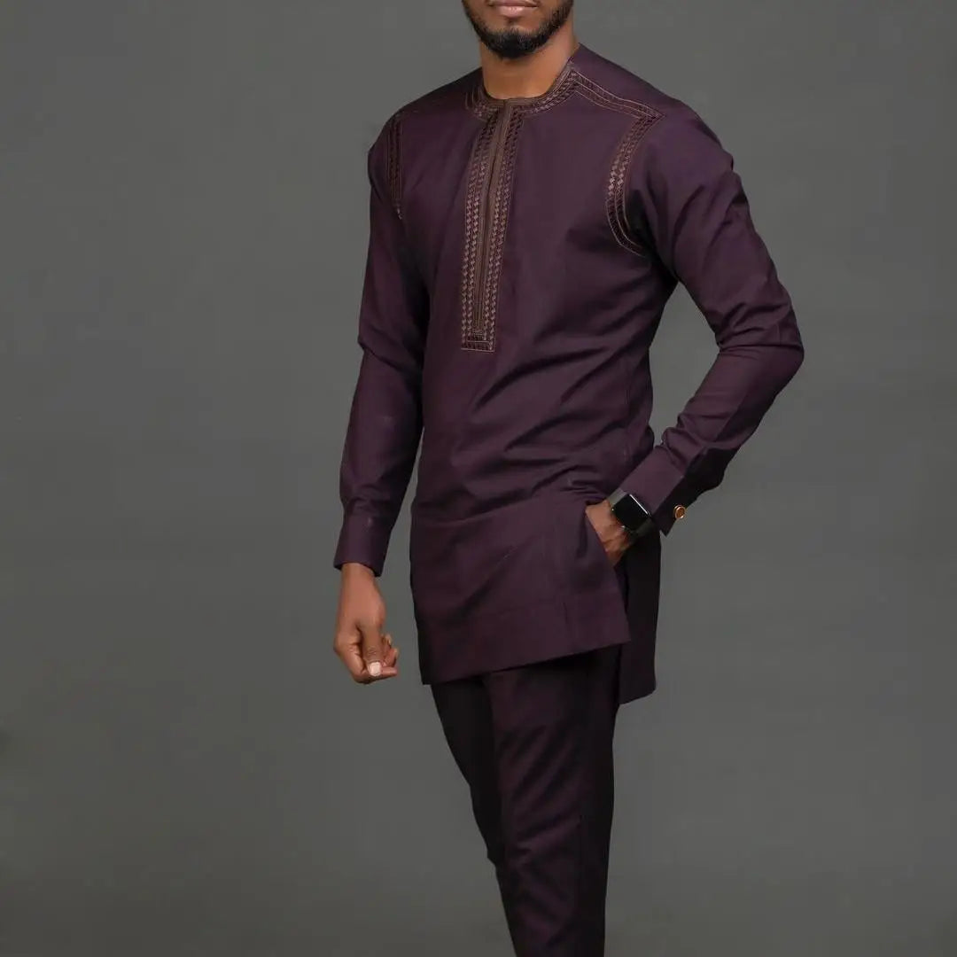 Weinroter afrikanischer Anzug für Herren | Zweiteiliges besticktes Langarmhemd & Hose