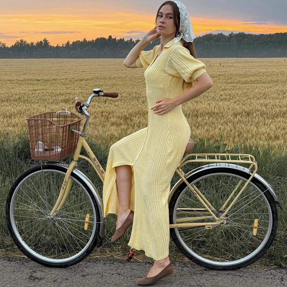 Damen Strickkleid mit Puffärmeln – Elegantes V-Ausschnitt Einreiher Midikleid