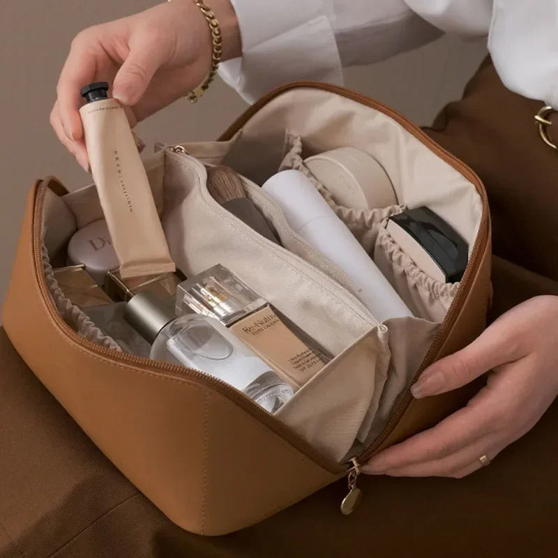 Das Reiseetui „Elite-Organizer“: Luxuriöse Make-up-Box für Damen
