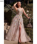Weißes Hochzeitskleid mit floraler Stickerei | Elegantes Abendkleid für Damen