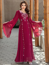 Das Abendkleid „Crimson Radiance“ – Diamant-V-Ausschnitt aus Chiffon – Luxuriöse marokkanische Djellaba