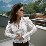 Eleganter bedruckter Spitzen-Hohl-Oberteil – Vintage-Damen-Sommerhemd mit Durchblick