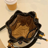 Die Urban-Flow Eimertasche Großraum-Handtasche/Messenger-Bag