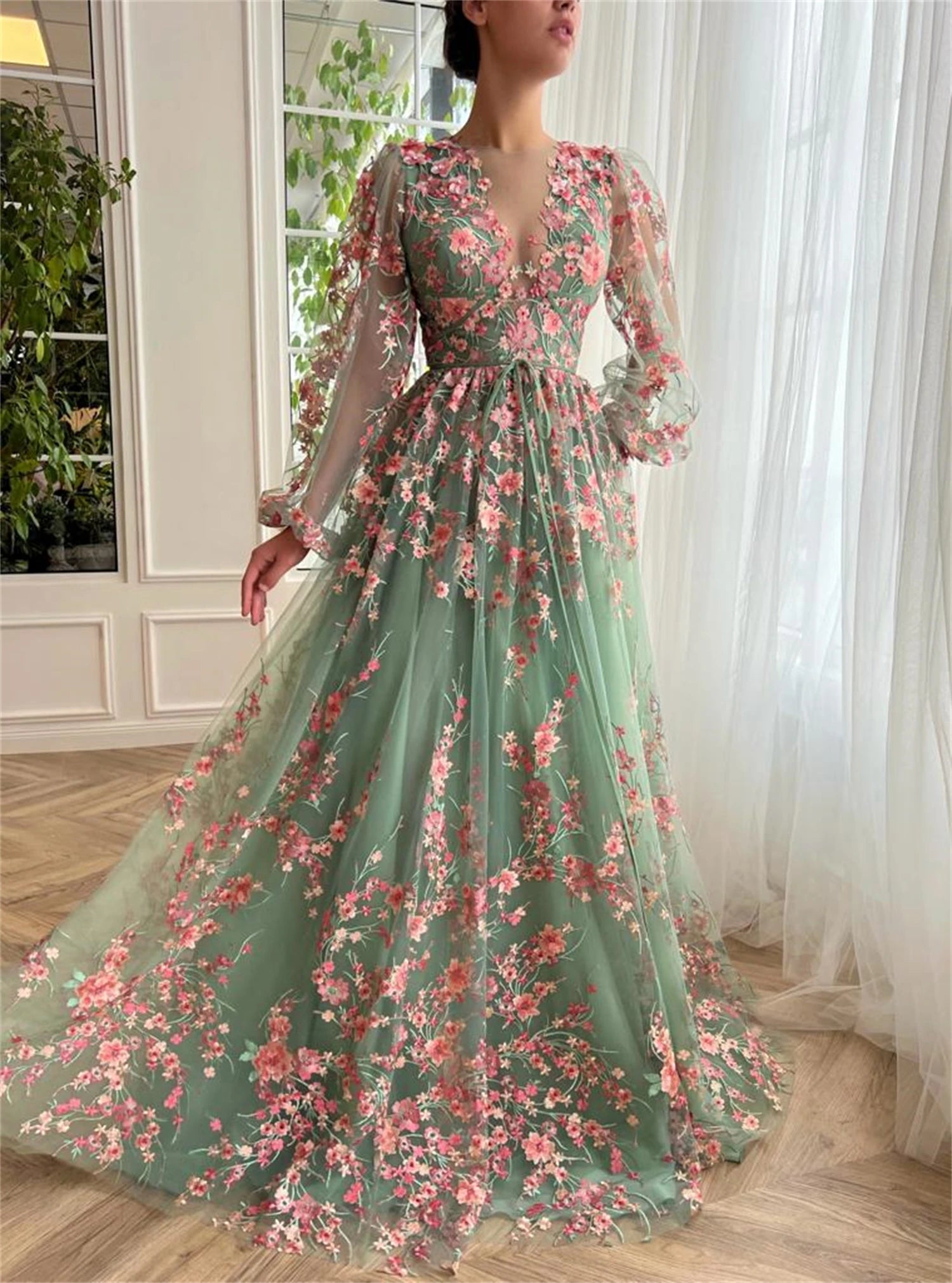 Bonbon-grünes florales A-Linien Hochzeitskleid | Luxuriöses Ballkleid in Übergröße