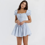 Das "Azure Dream" Mini: Ein romantisches A-Linien-Korsettkleid mit geformter Schnürung und eckigem Ausschnitt