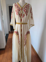 Elfenbeinfarbene türkische Abaya für Damen | Rot und gold besticktes Hochzeitskleid