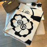 Eleganter Blumen-Schal aus weichem Acryl, langer Wickelschal für Damen