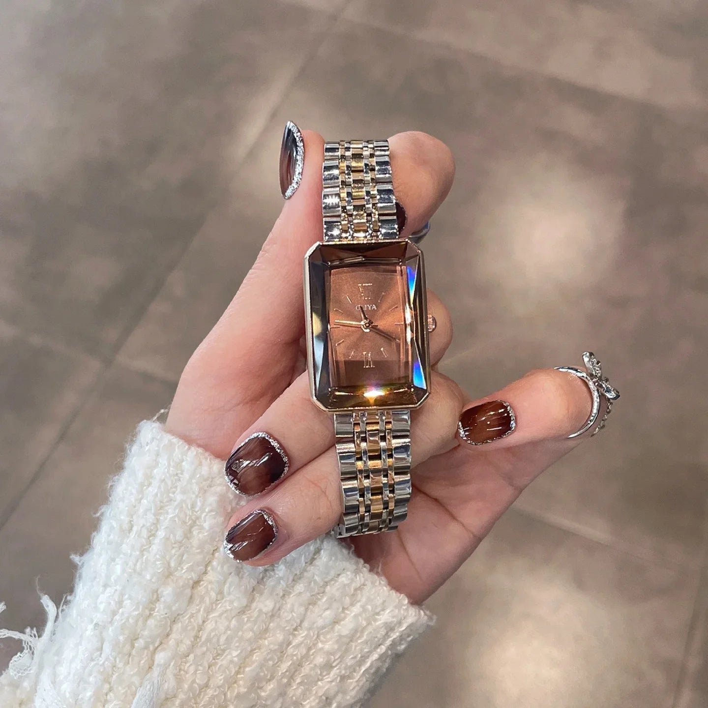 Damen Retro Light Luxury Uhr – Nische Kunst High-End Armbanduhr für Damen