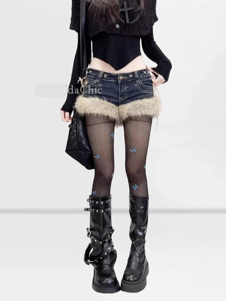 Gyaru Y2K Low-Rise Denim Shorts | Schmetterlingsnieten & ausgehöhlte Schnür-Jeans-Shorts