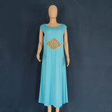 Luxuriöses 2-teiliges Partykleid aus Goldspitze mit Stickereien und Robe mit ausgestellten Ärmeln