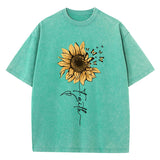 Sonnenblumen- und Schmetterlings-T-Shirt aus gewaschener Baumwolle | Vintage-Grafik-T-Shirt für Damen in Schwarz