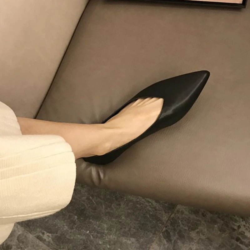 Damen-Ballerinas aus echtem Leder mit spitzer Zehenpartie – Bequeme Slipper mit flachem Ausschnitt