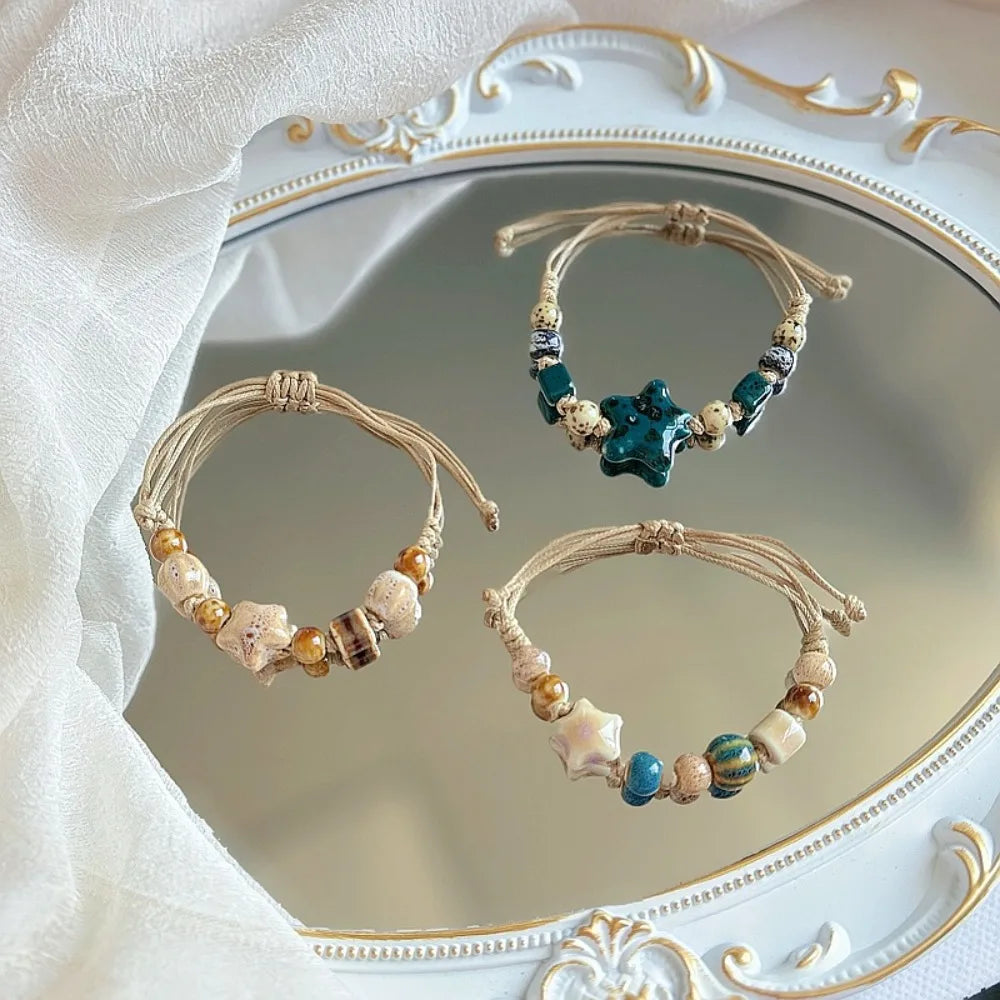 Ethnisches Retro Keramikperlenarmband für Frauen – Handgemachtes Stern- & Rundes Keramik-Charm-Armband